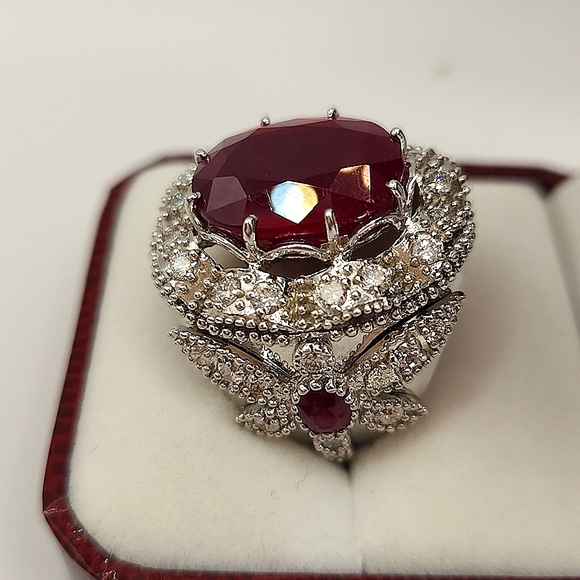 18ct Deep Red Natural Ruby, 2ctw Diamond 14k White Gold Cocktal Ring. - Picture 2 of 11